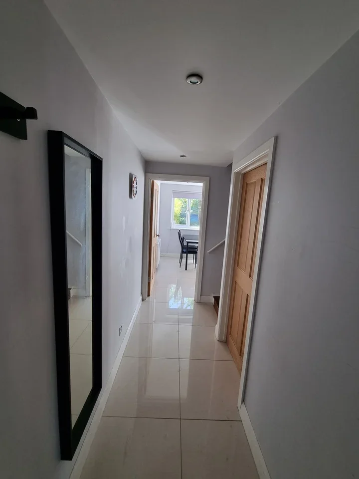 Room Henshaw Street in Greater London