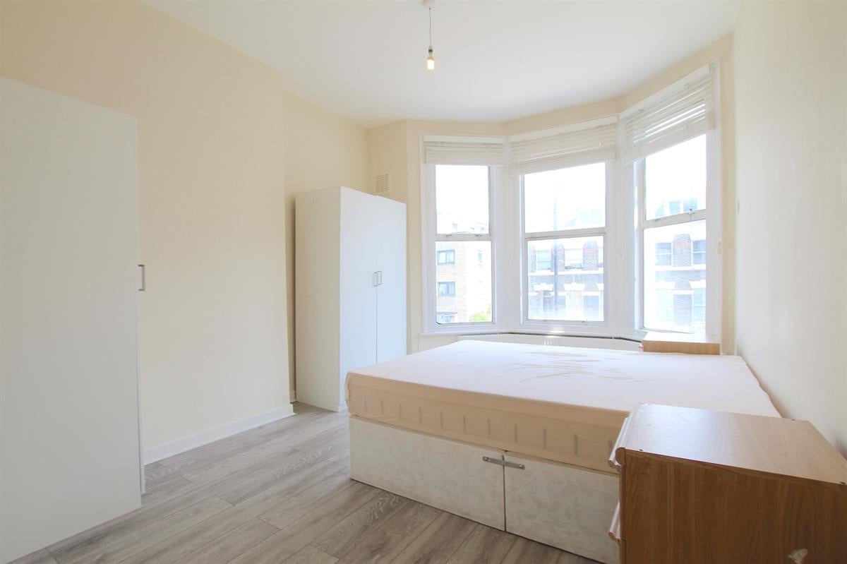 Flat Caledonian Road in Greater London