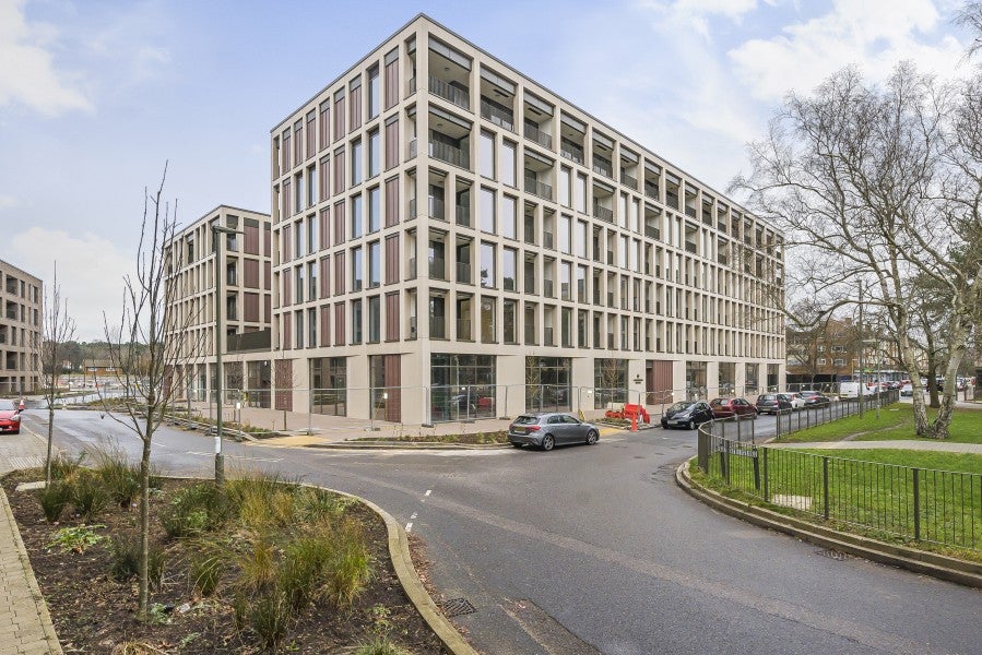 Flat Devonshire Avenue in Woking