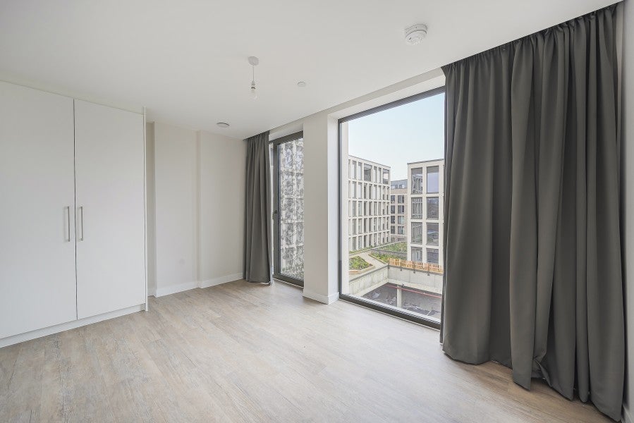 Flat Devonshire Avenue in Woking