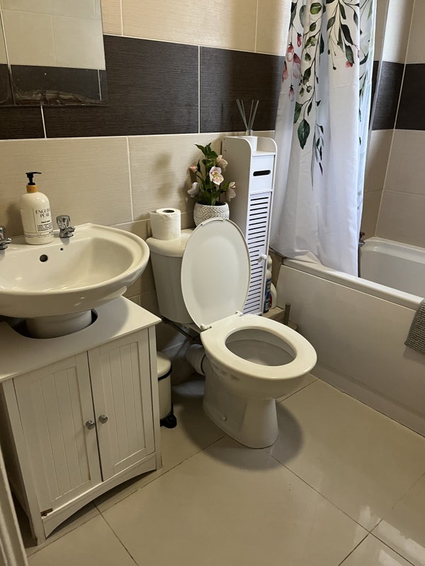 Room Clarence Road in Greater London