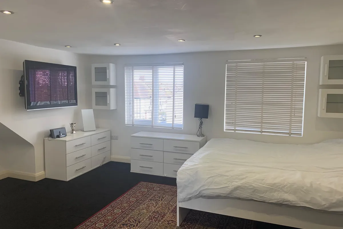 Flat Kensington Avenue in Watford