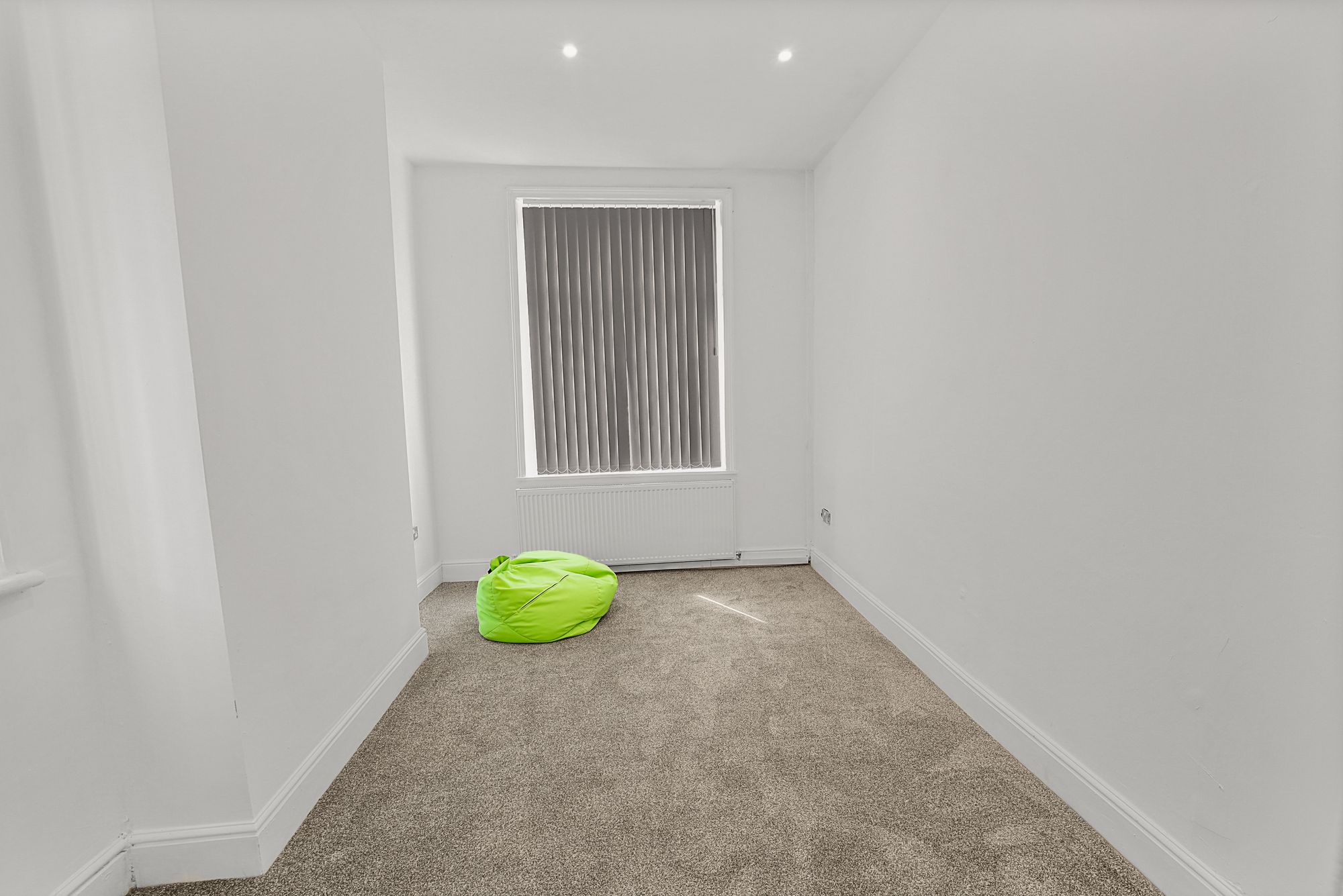 Room Collingwood Road in Earlestown