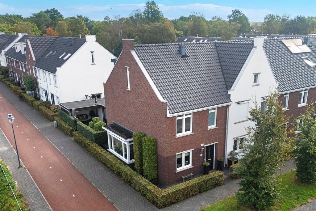 Huis Schoonenburg 198 in Ede