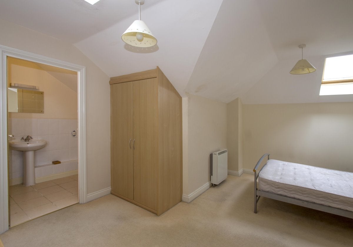 Flat Percy Road in Bournemouth