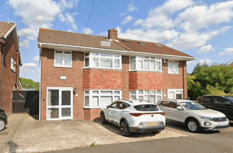 House Fairmead Close in Greater London