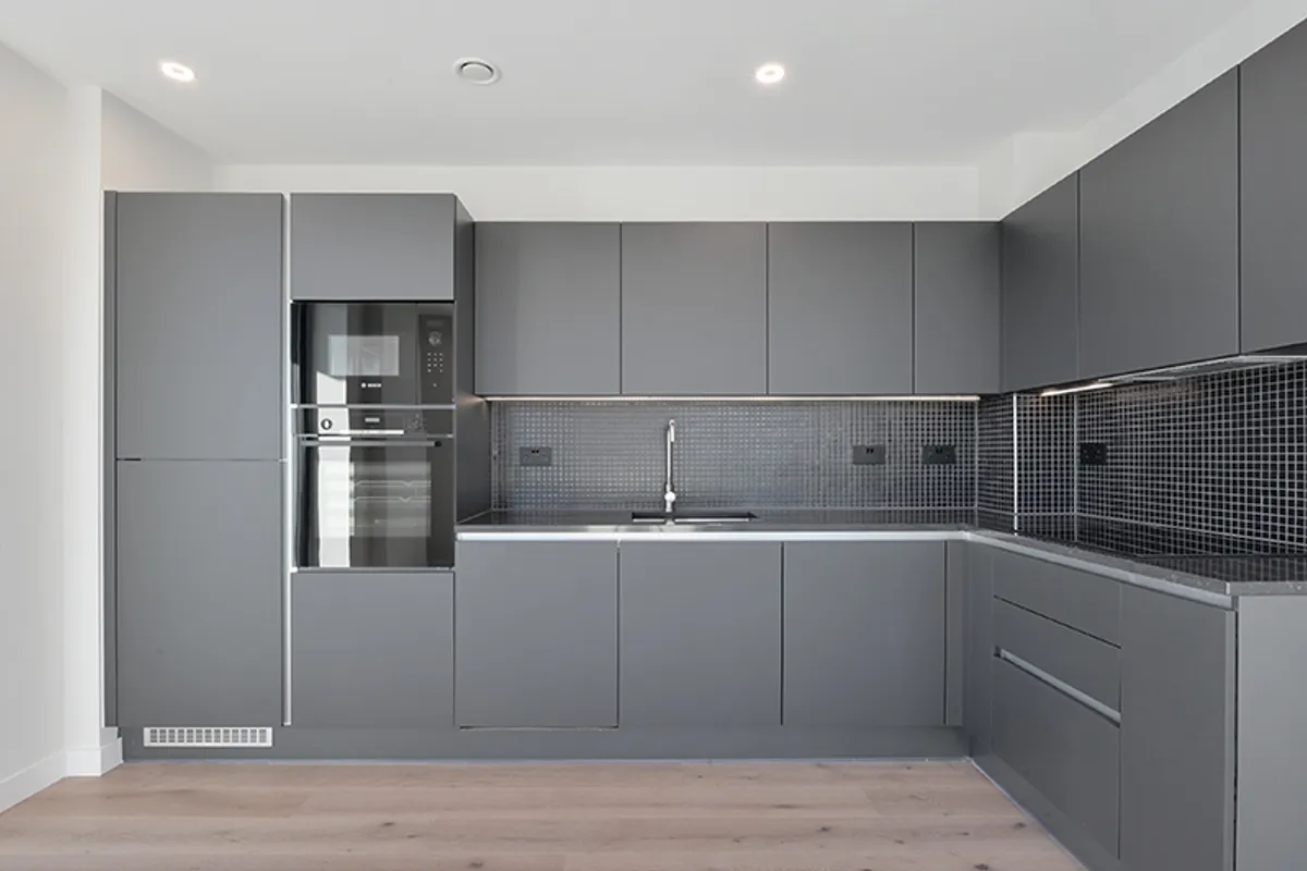 Flat Boston Road in Greater London