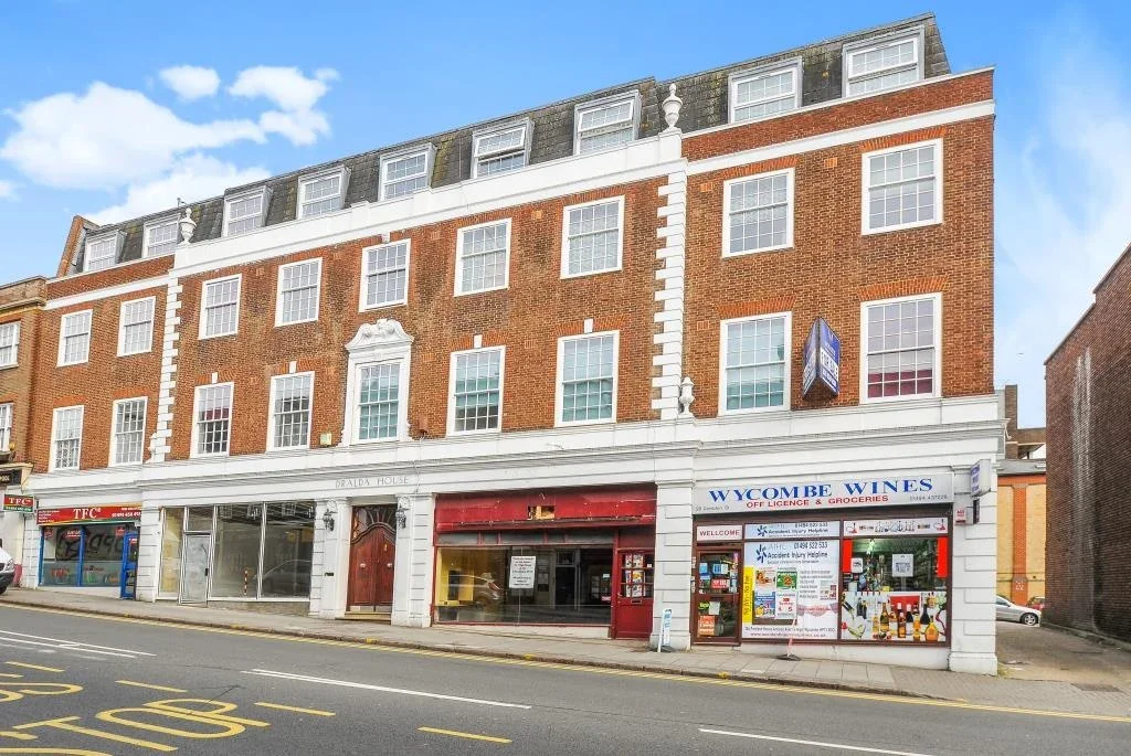 Room Crendon Street in High Wycombe