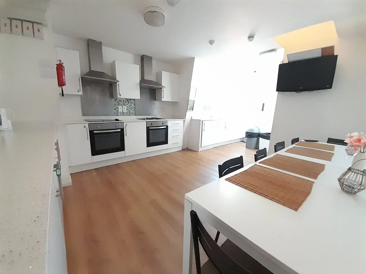 Room Crendon Street in High Wycombe