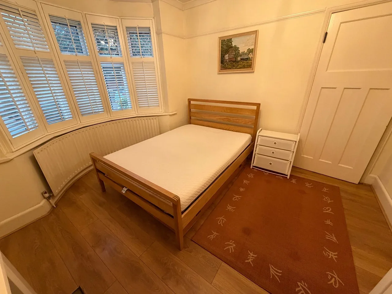 Room Harlington Road West in Greater London