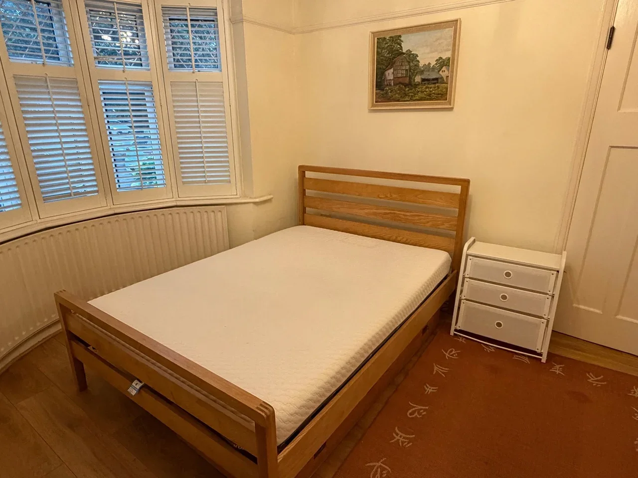 Room Harlington Road West in Greater London