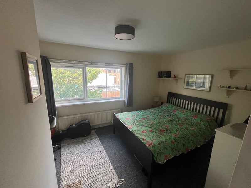 Room Bancroft Road in Greater London