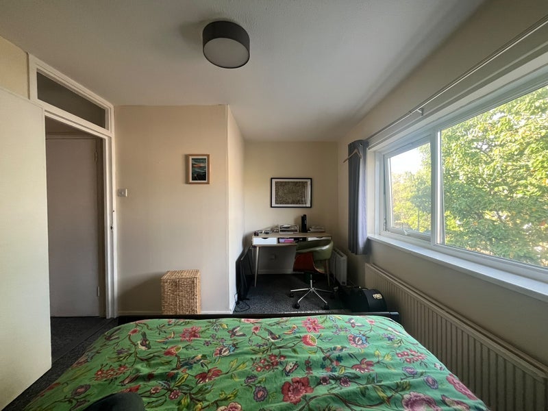 Room Bancroft Road in Greater London