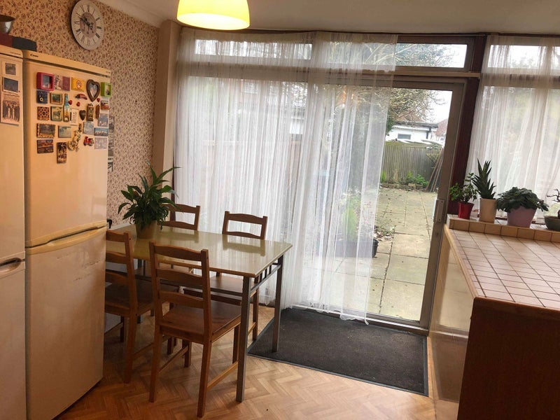 Room Kingswood Close in Greater London