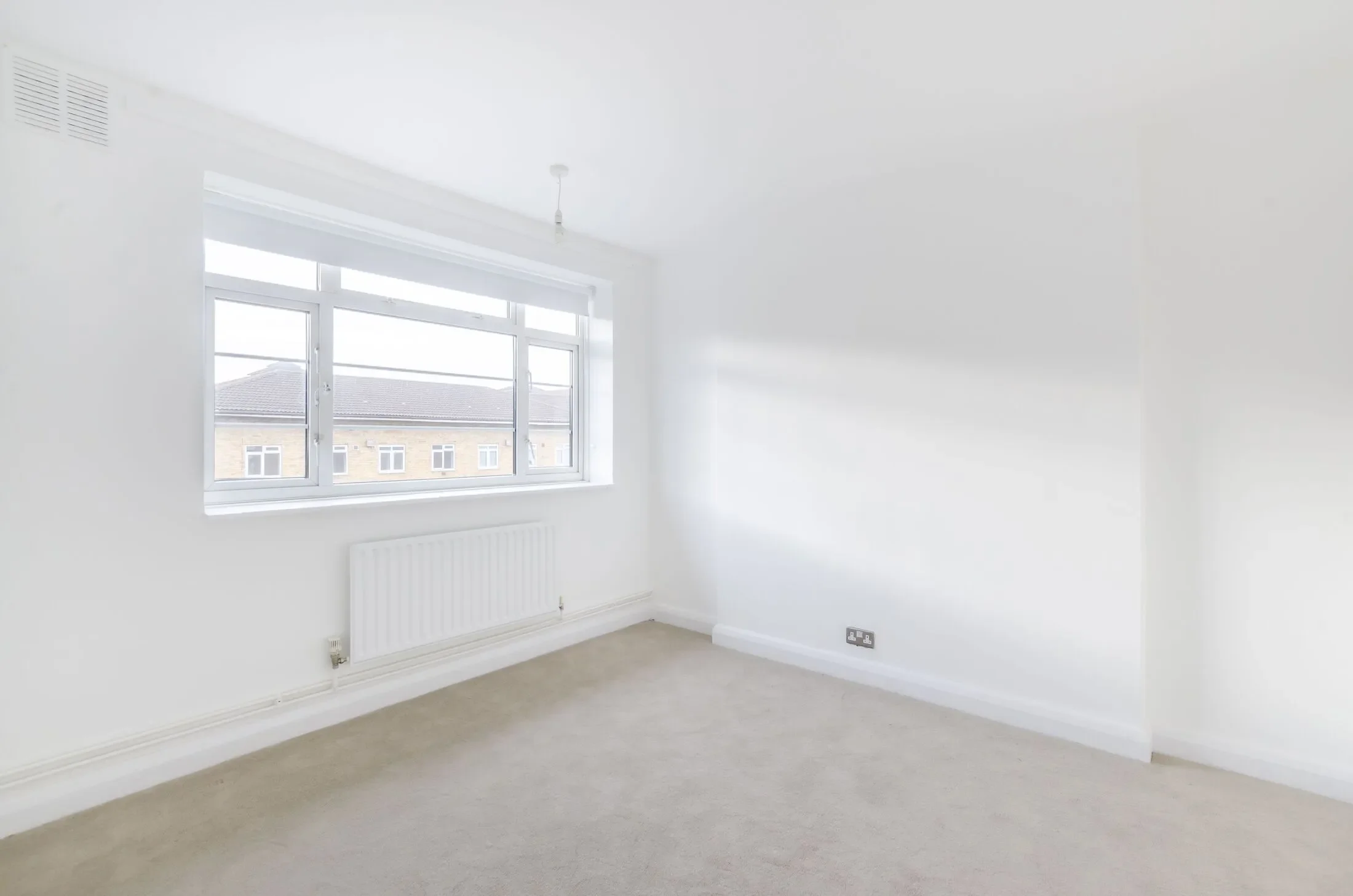Flat Hartington Road in Greater London