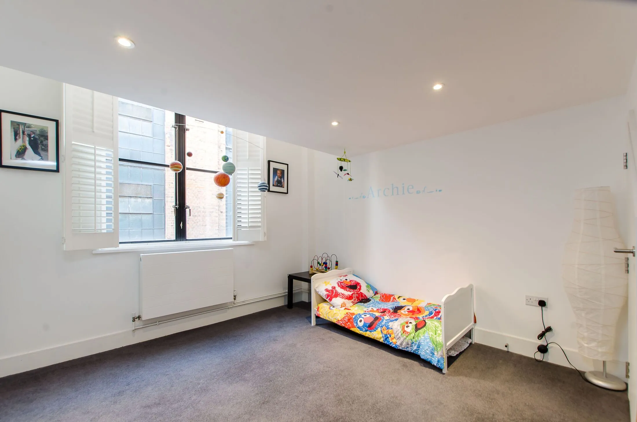 Flat Spa Road in Greater London