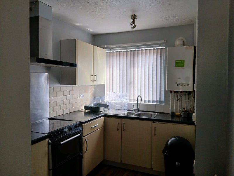 Flat Hendford Drive in Bradford