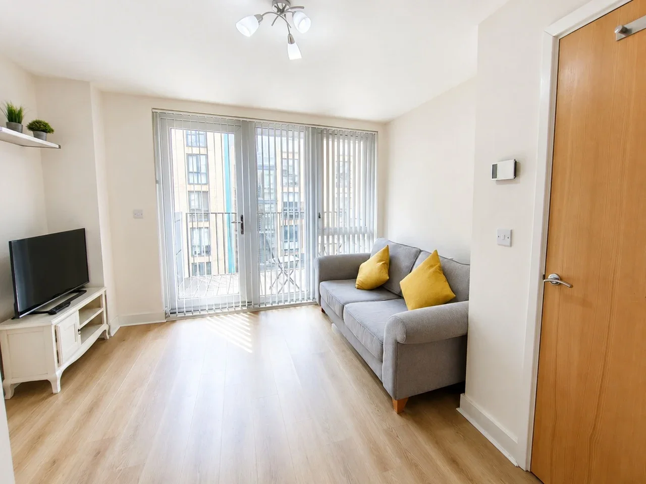 Flat Salk Close in Greater London