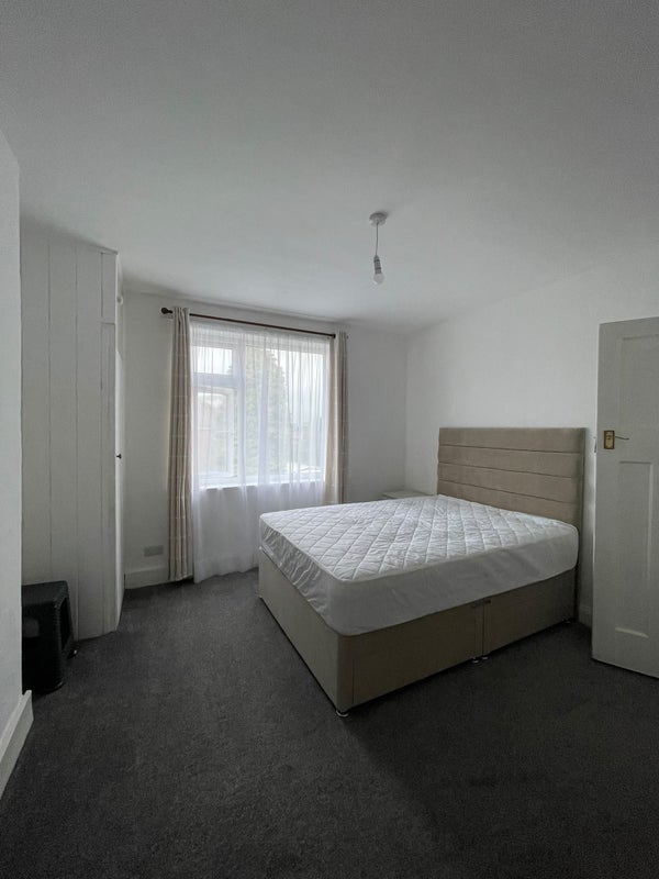 Room Goscote Hall Road in Charnwood