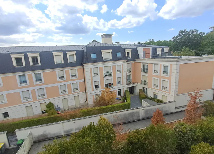 Flat Boulevard du Général Leclerc in Fontainebleau
