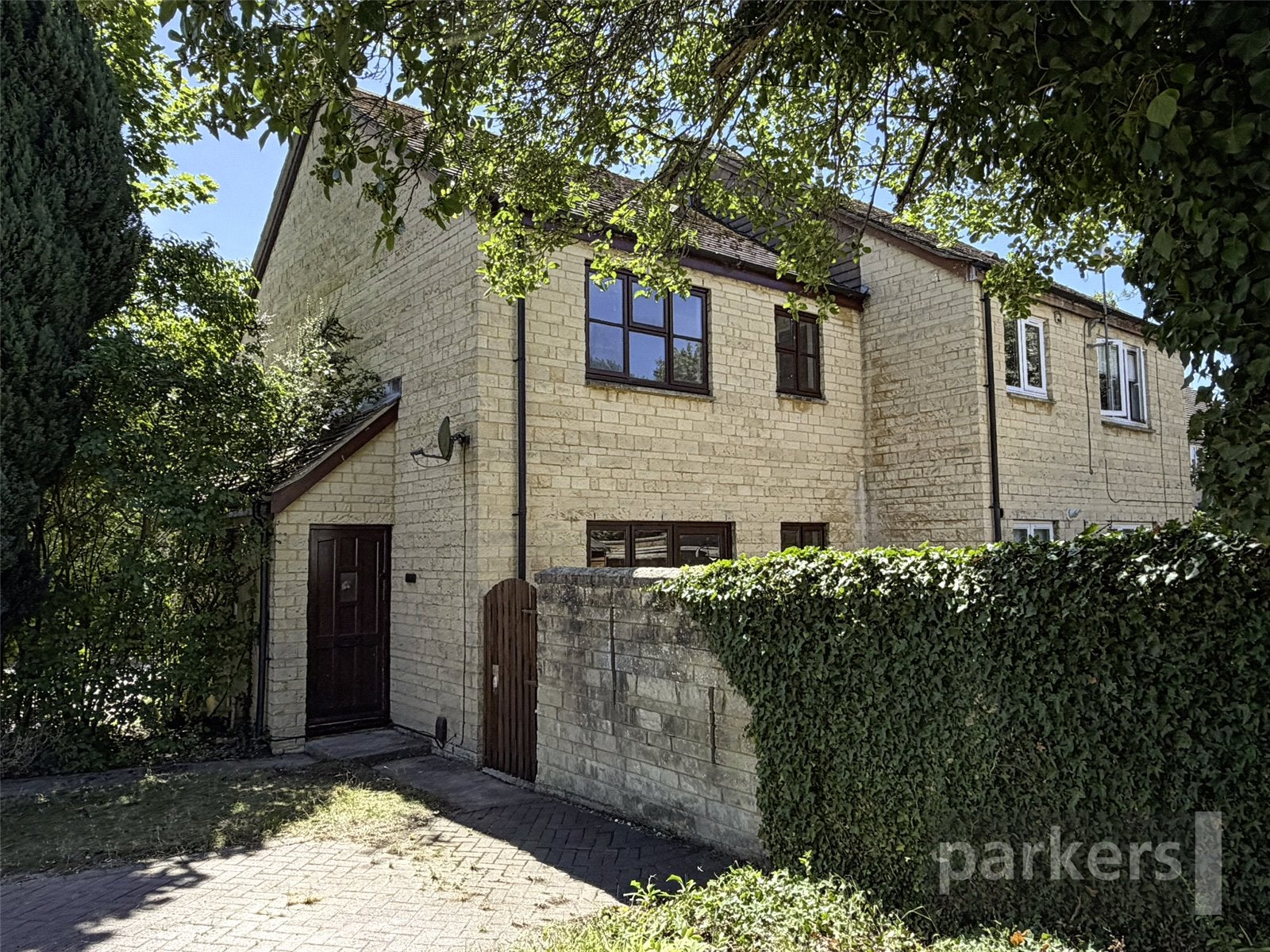 House Manor Road in West Oxfordshire