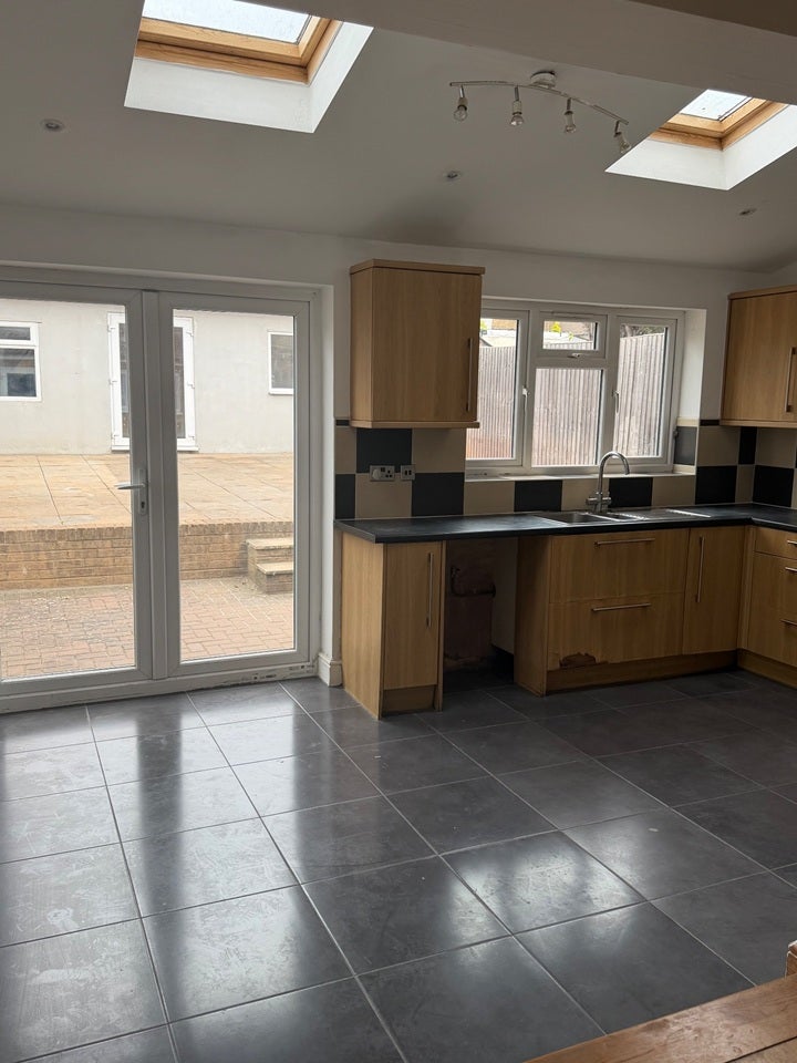 House Maythorne Close in Watford