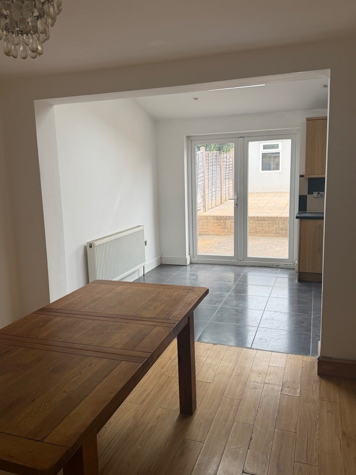 House Maythorne Close in Watford