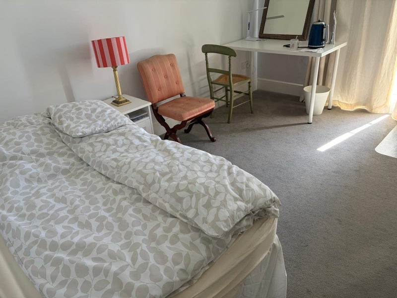 Room Macfarlane Road in Greater London