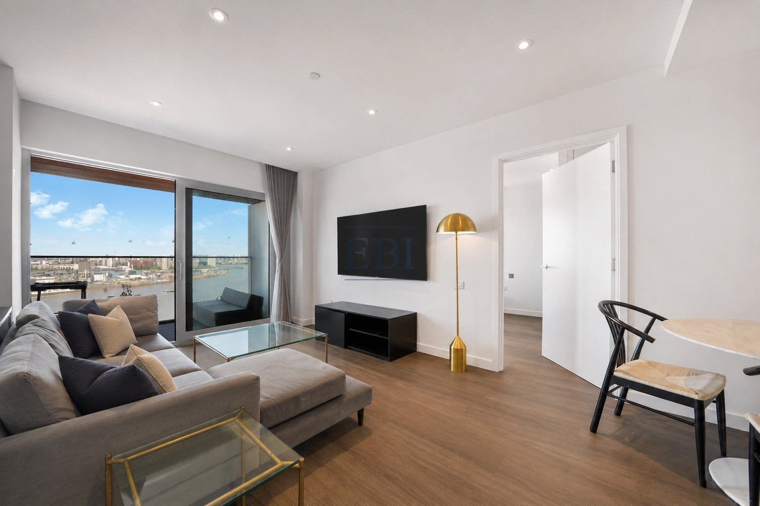 Flat Penrose Way in Greater London