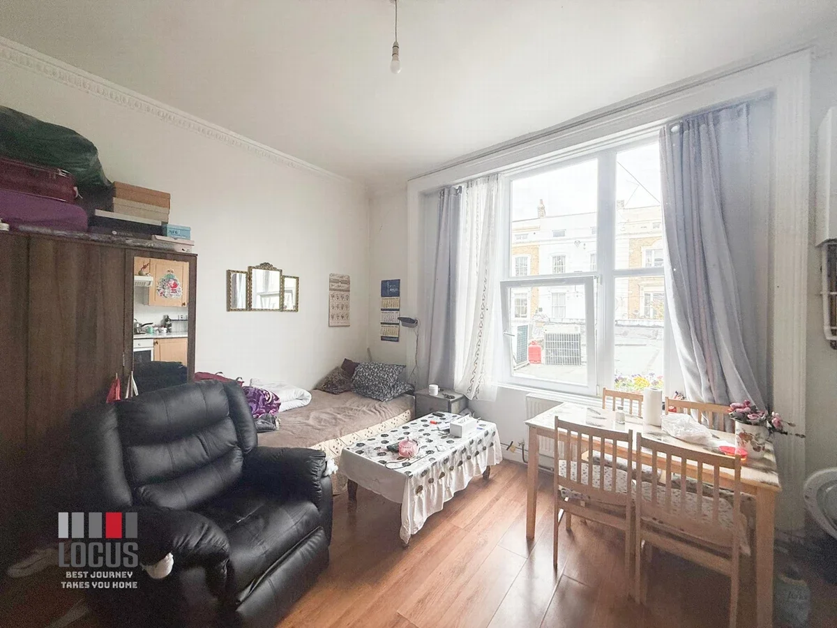 Flat Prodigal Square in Greater London