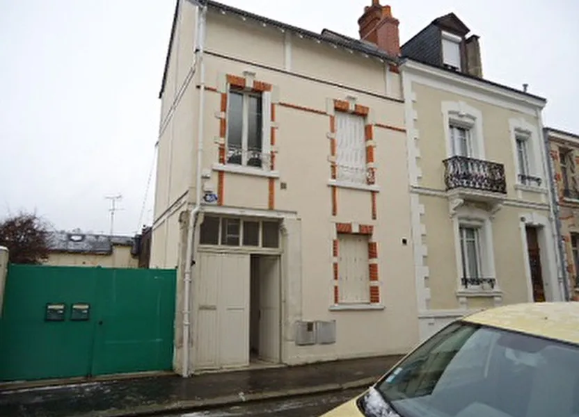 House Rue du Cluzel in Tours