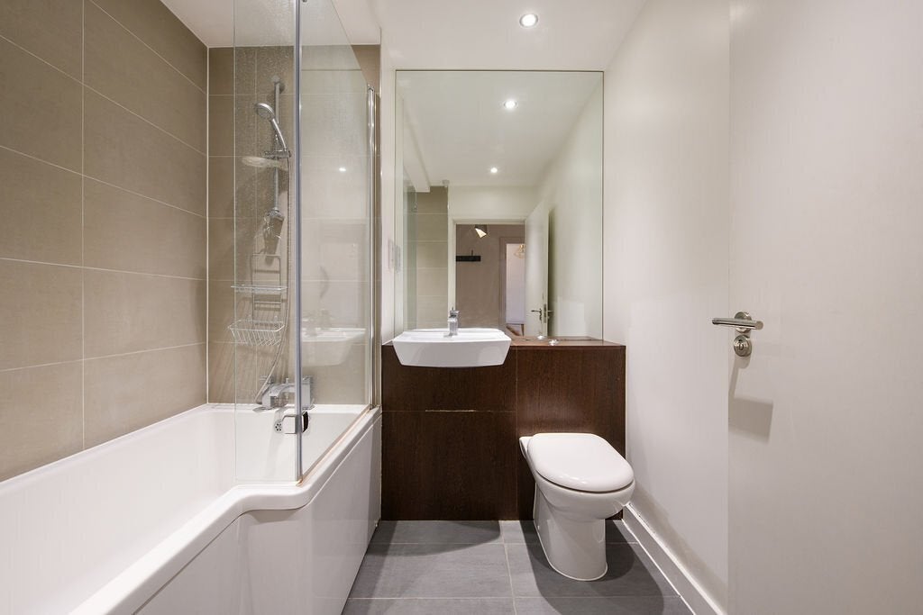 Flat Kew Bridge Road in Greater London