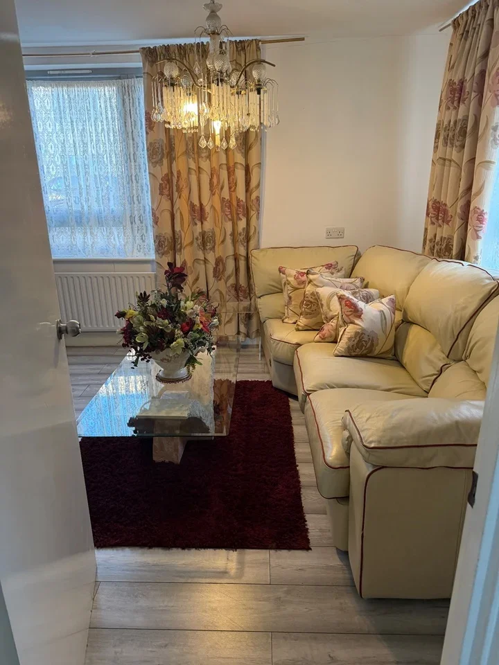 Room Morrison Road in Greater London