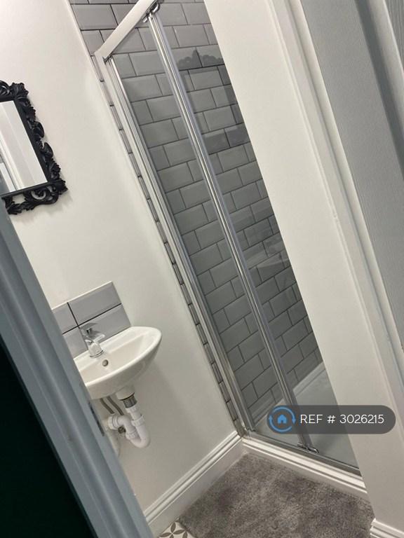 Room Belle Vue Road in Ipswich