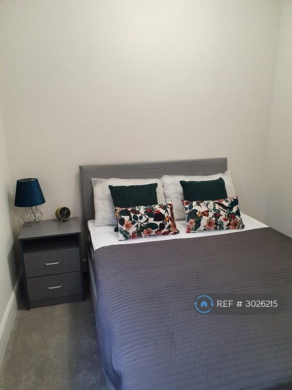 Room Belle Vue Road in Ipswich