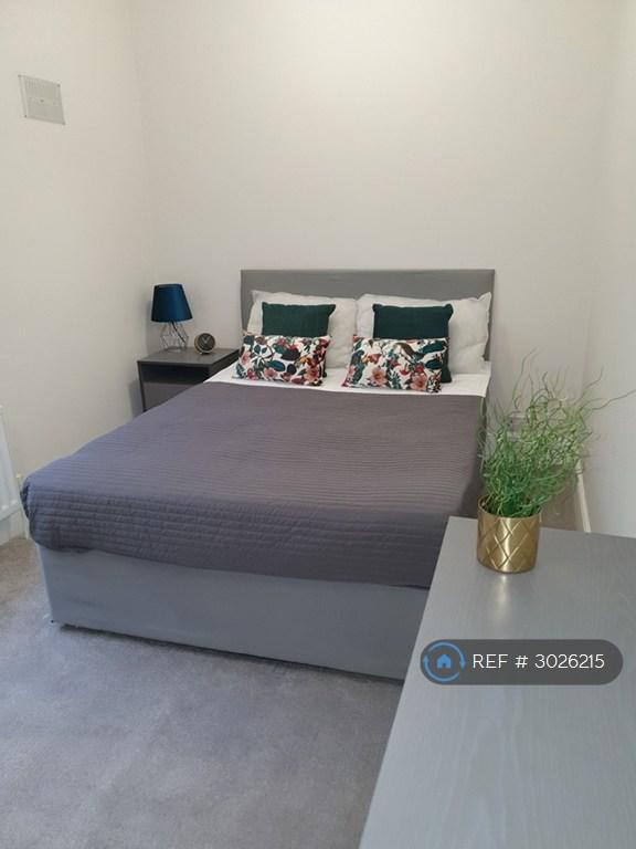 Room Belle Vue Road in Ipswich