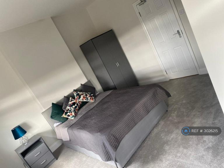 Room Belle Vue Road in Ipswich