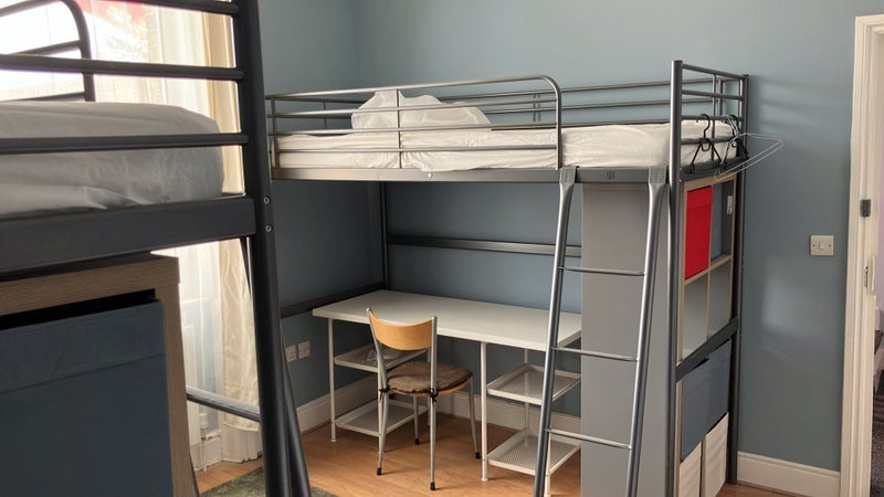 Room Earl's Court Road in Greater London