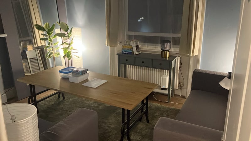 Room Earl's Court Road in Greater London