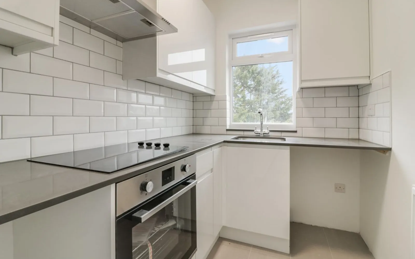 Flat Northumberland Road in Greater London