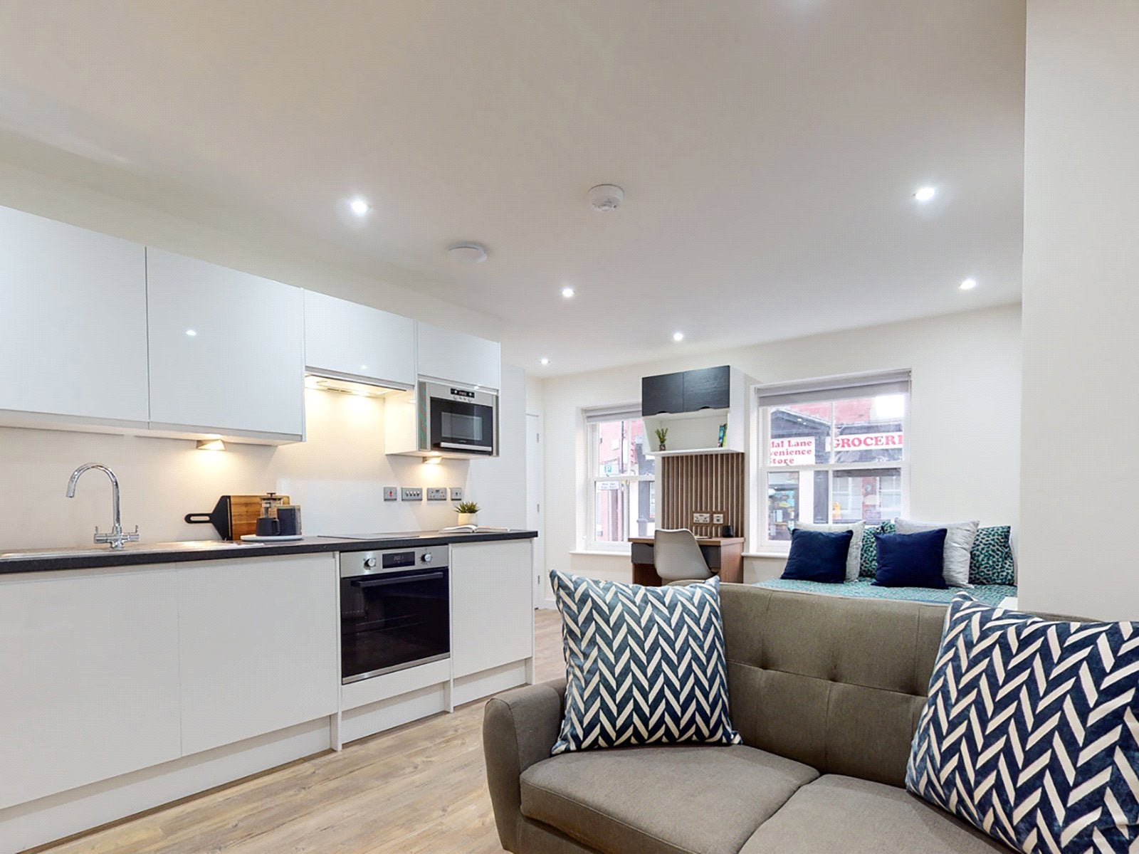 Flat Clarendon Road in Leeds