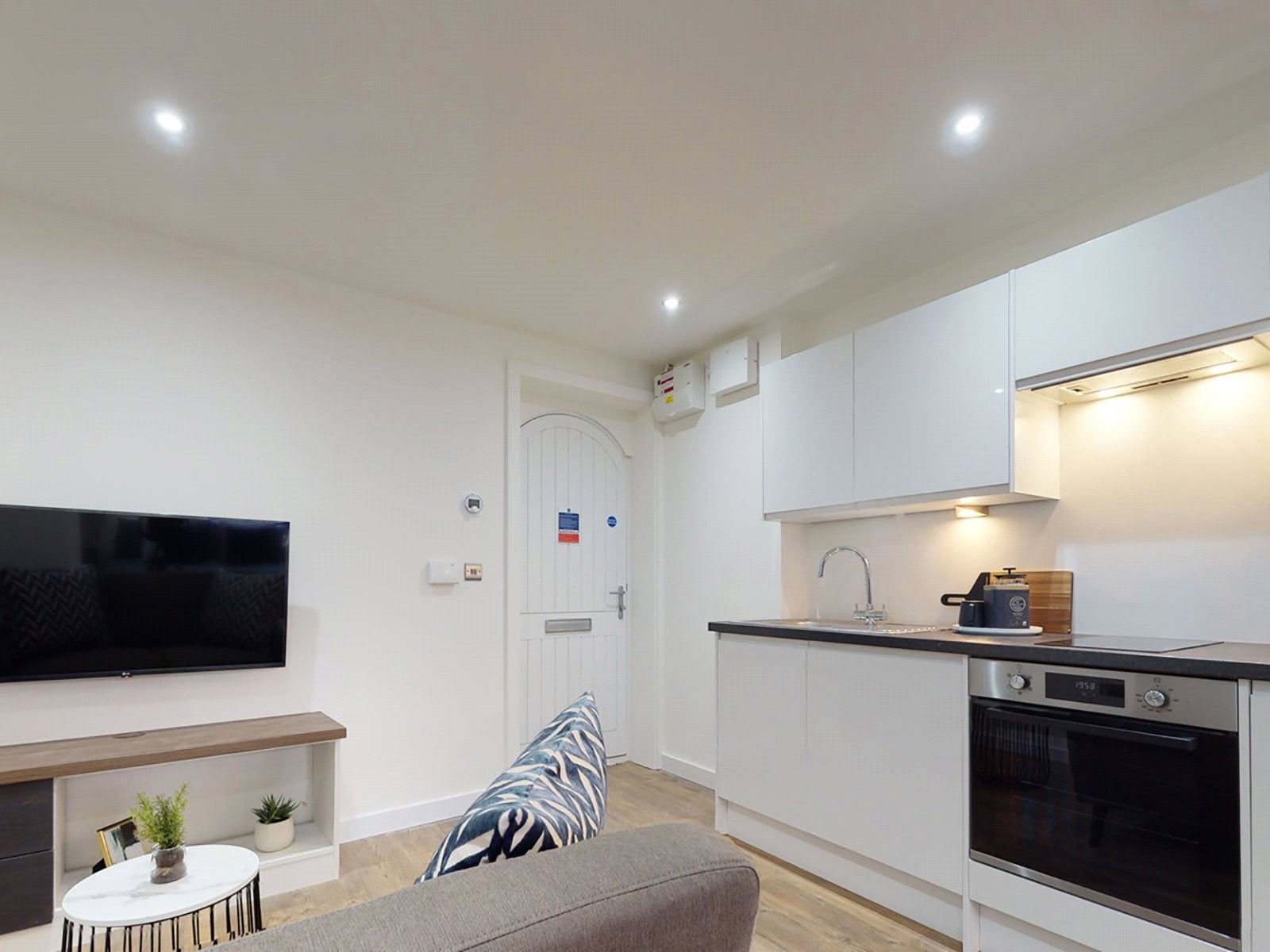 Flat Clarendon Road in Leeds