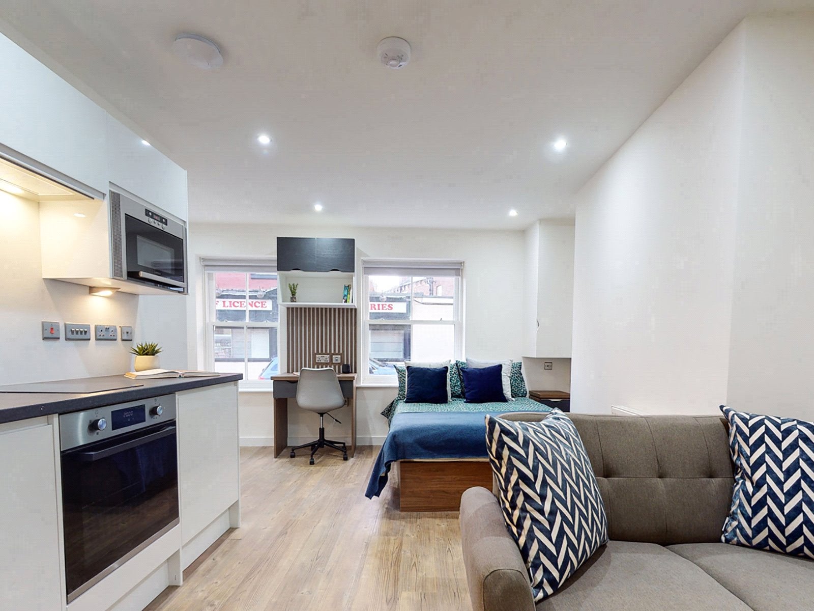 Flat Clarendon Road in Leeds