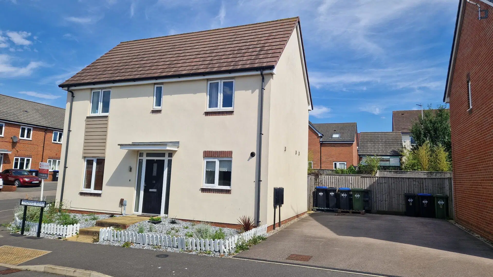 House Laing Close in Rugby