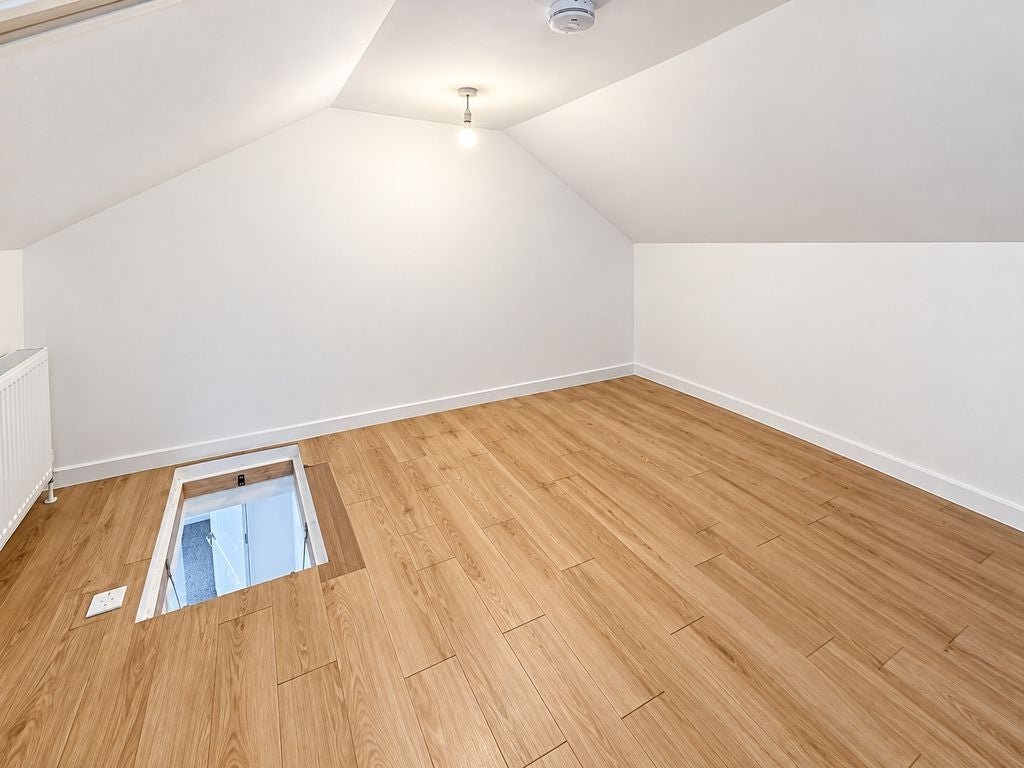 Flat Thoresby Street in Mansfield Woodhouse