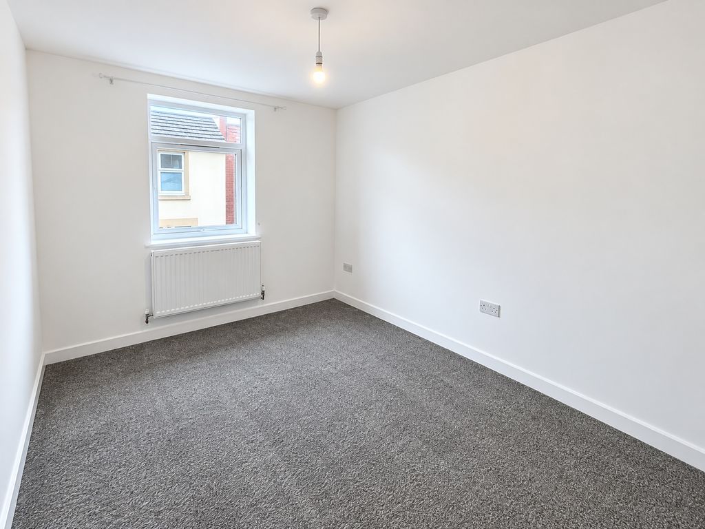 Flat Thoresby Street in Mansfield Woodhouse
