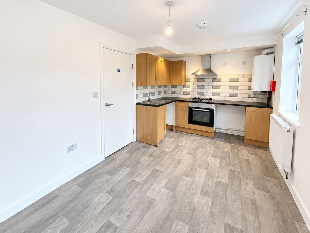 Flat Thoresby Street in Mansfield Woodhouse