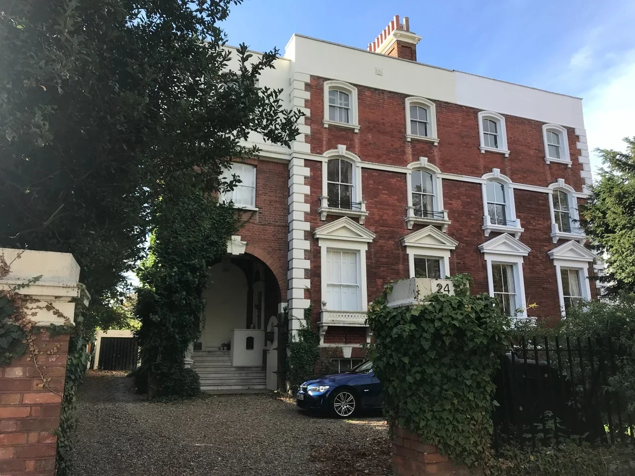 Flat Palace Road in Elmbridge