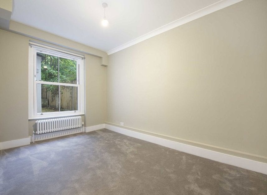 Flat Kilburn Park Road in City of Westminster