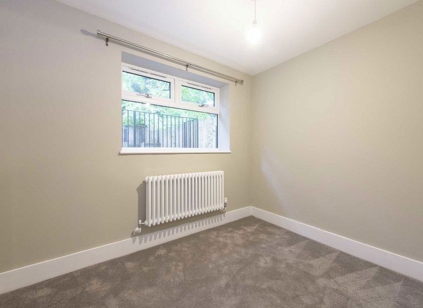 Flat Kilburn Park Road in City of Westminster